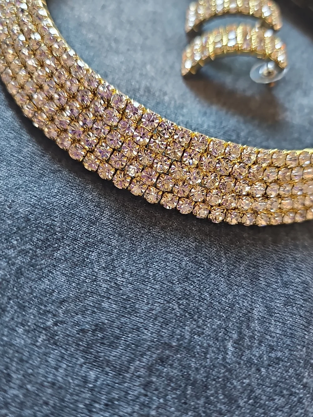 Gold-Tone Rhinestone Statement Collar Necklace & Earrings Set – Never Worn